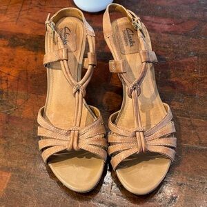 Clarks Tan Leather Strappy T‑Bar Heels